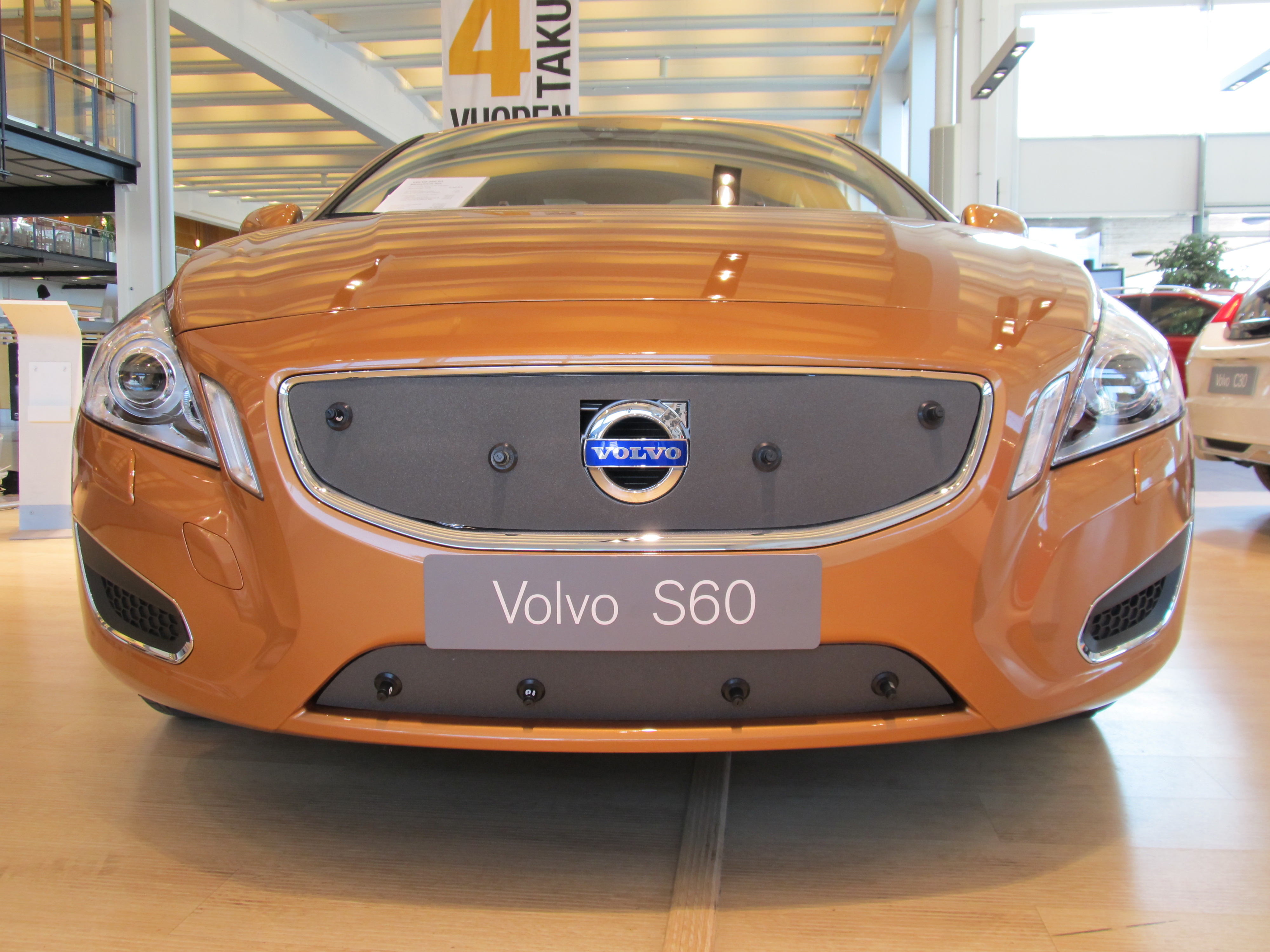 Trim/Protection Strip, radiator grille Volvo S60/V60 10-13 (täielikult avatud iluvõrega)