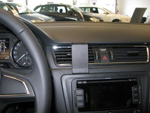 Trim Frame Skoda Rapid 13- keskele