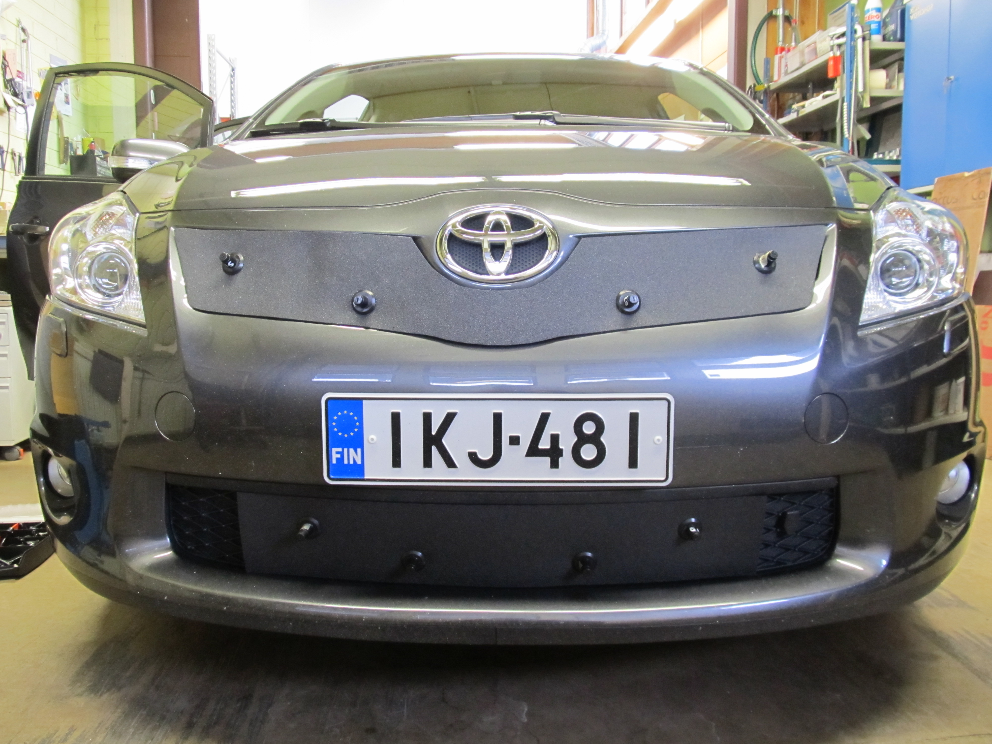 Trim/Protection Strip, radiator grille Toyota Auris 2010-2013
