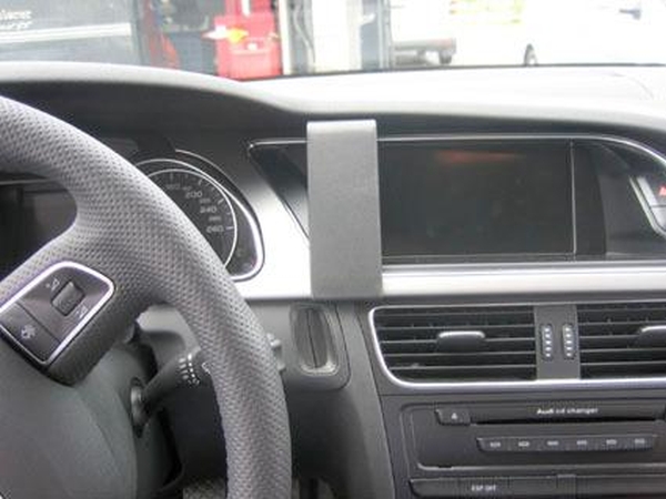 Trim Frame Audi A4 08-09 center