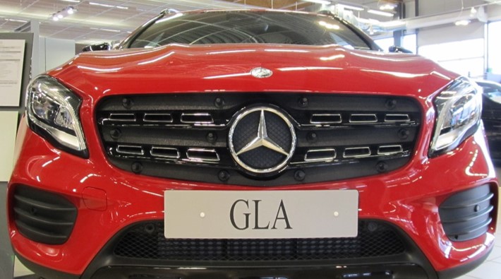 Trim/Protection Strip, radiator grille MB GLA 2018-