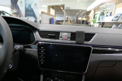 Trim Frame Skoda Superb 2020> keskele v/p