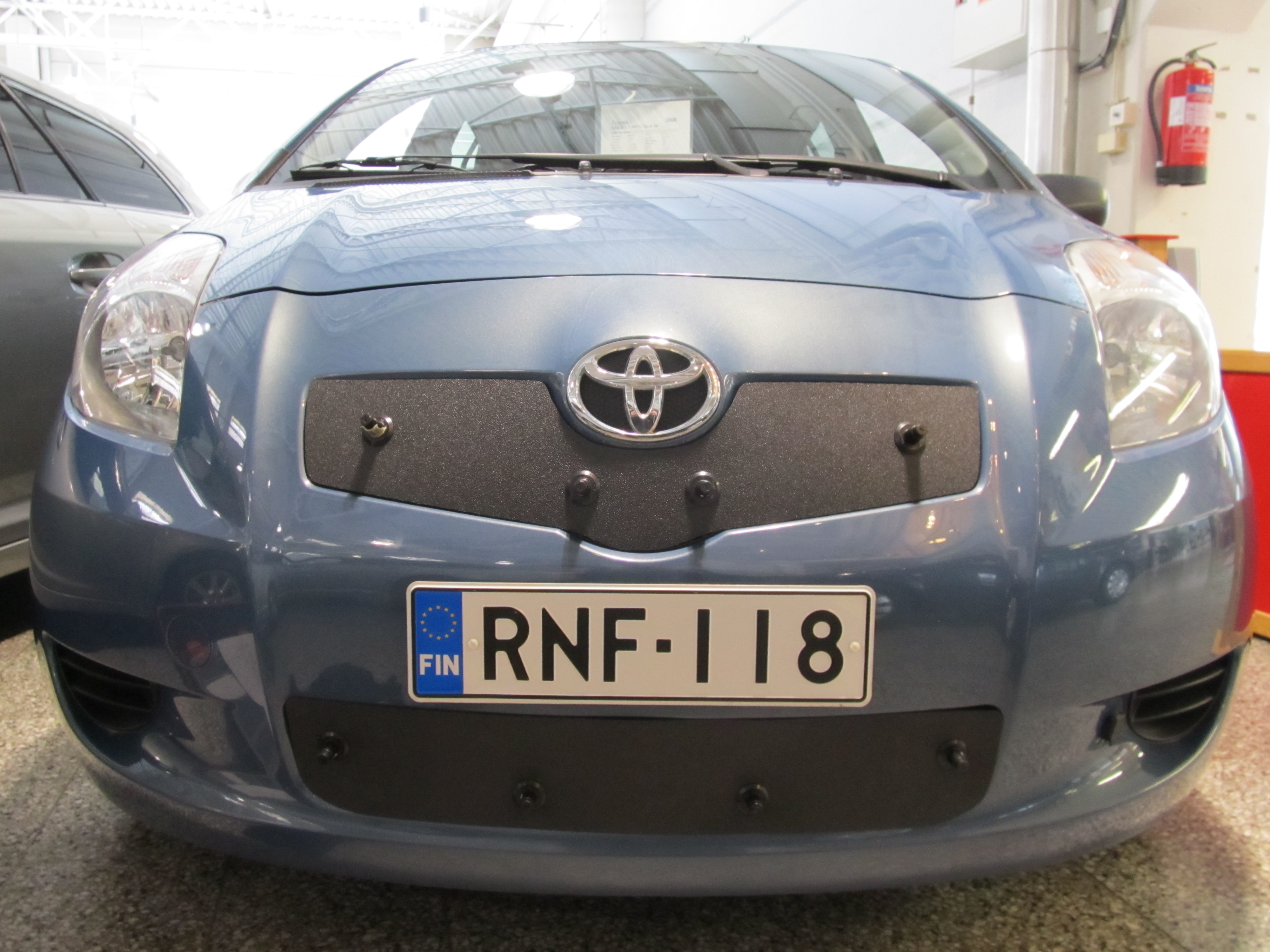 Trim/Protection Strip, radiator grille Toyota Yaris 2006-2009