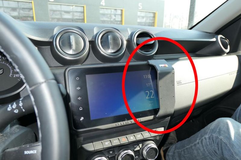Trim Frame Dacia Duster 22> keskele