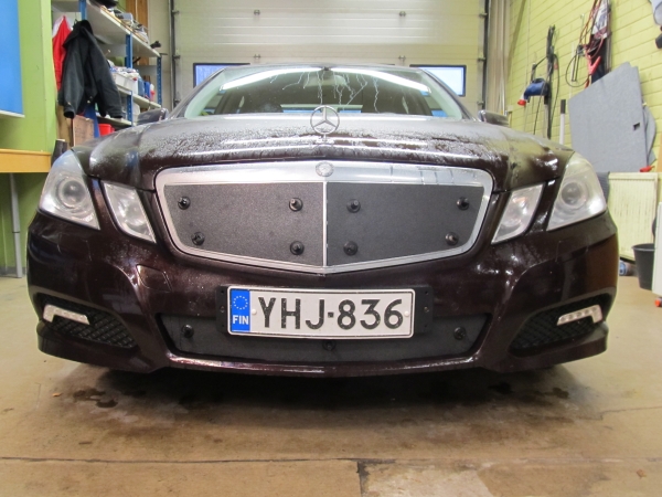 Trim/Protection Strip, radiator grille MB E 2009-