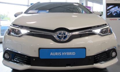Trim/Protection Strip, radiator grille Toyota Auris Hybrid 2015-
