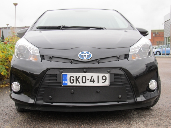 Trim/Protection Strip, radiator grille Toyota Yaris Hybrid 2013-2014