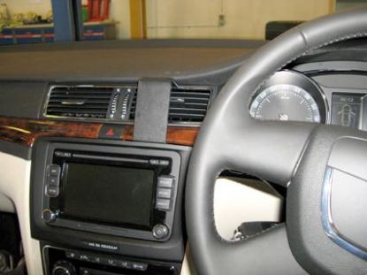 Trim Frame Skoda Superb 09- center