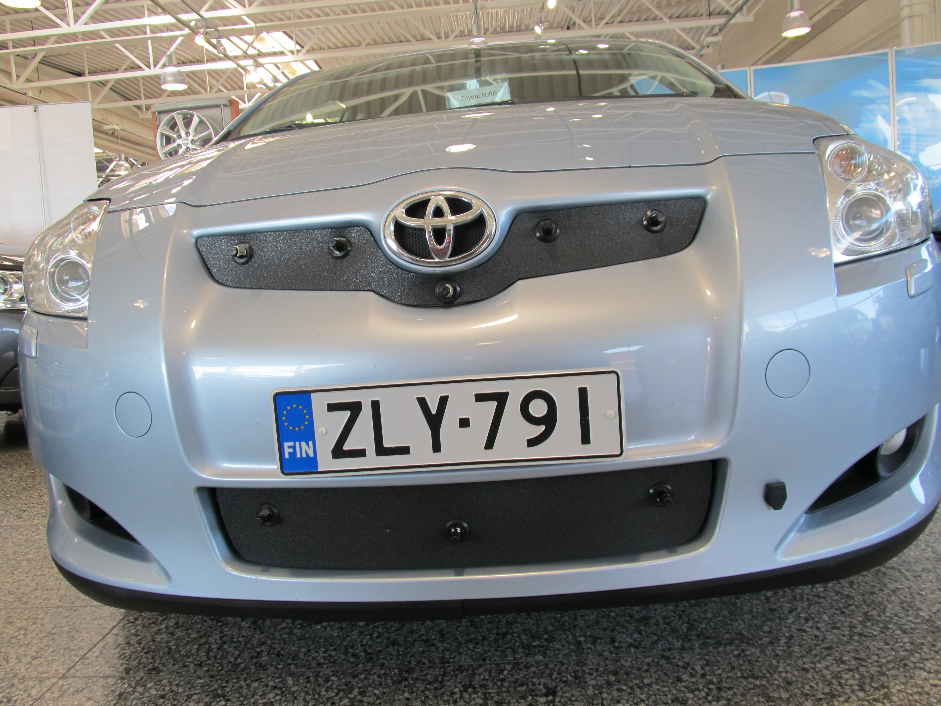 Trim/Protection Strip, radiator grille Toyota Auris 2007-2010