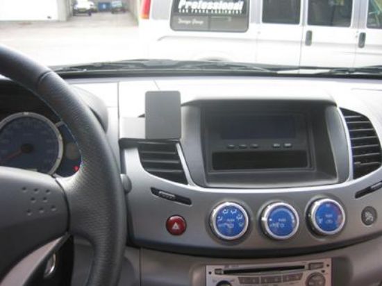 Trim Frame Mitsubishi L200 06-11 keskele